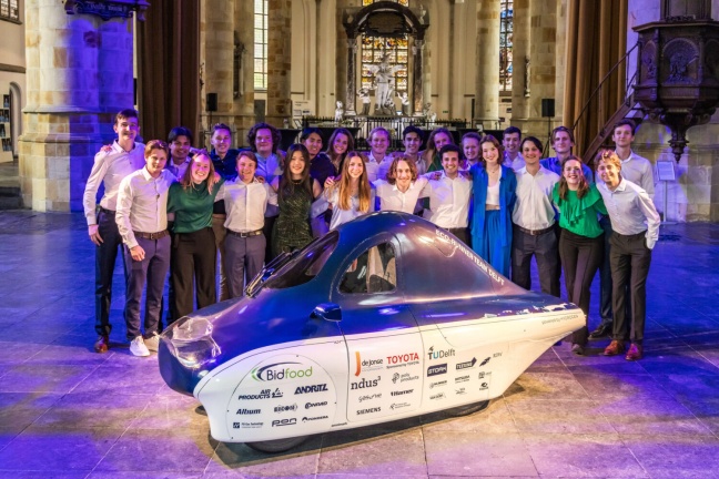 Toyota Nederland daagt Eco-Runner Team Delft uit voor nieuw wereldrecord lange afstand rijden op waterstof op openbare weg