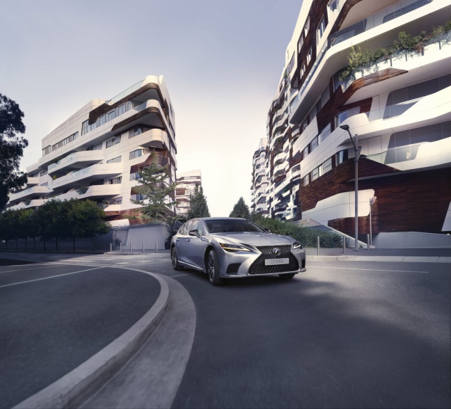 LEXUS LS wordt slimmer met MODELJAARUPDATE 2023