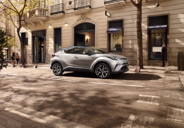 Uitdagende Toyota C-HR maakt publieksdebuut op Paris Motor Show 2016