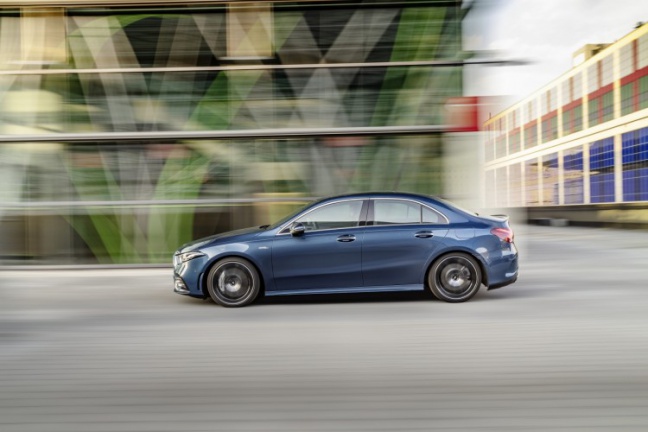 Mercedes-Benz noteert negende recordjaar op rij en blijft nummer 1 in het premiumsegment