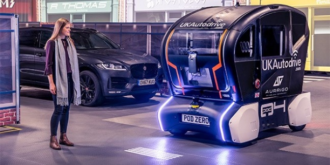 JAGUAR LAND ROVER wijst toekomstige autonome auto&#039;s de weg