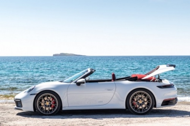 Hightech softtop voor nieuwe Porsche 911 Cabriolet