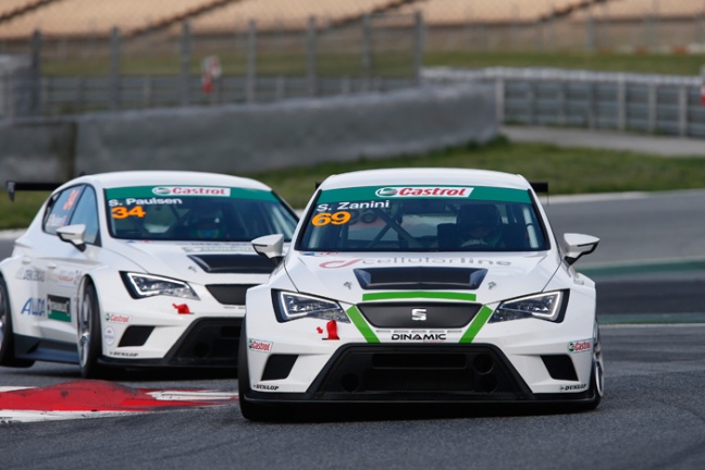 ‘Shakedown’ SEAT Leon Cup Racer door autosportlegende Jacky Ickx op Circuit de Barcelona-Catalunya