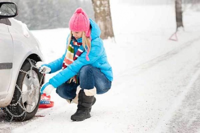 Ruim de helft van de Nederlanders heeft geen idee hoe sneeuwkettingen te monteren