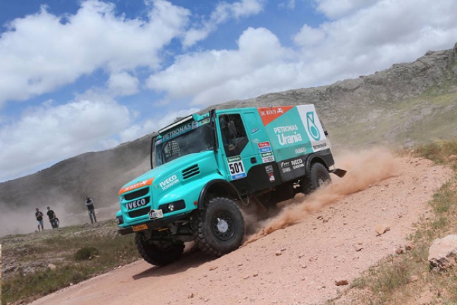 Hans Stacey behoudt met Iveco Powerstar leiding in truck klassement na zware tweede etappe