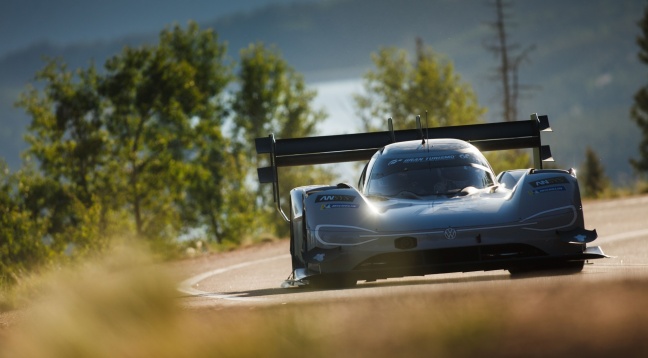 Volkswagen ID. R jaagt op elektrisch ronderecord N&uuml;rburgring