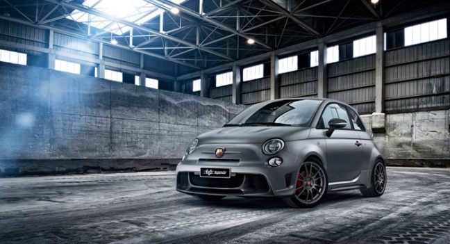 Wereldpremière van de Abarth ‘695 biposto’ in Genève