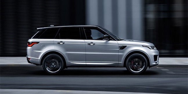 LAND ROVER presenteert RANGE ROVER SPORT HST met MILD HYBRIDE zes in lijn benzinemotor voor verfijning en prestaties