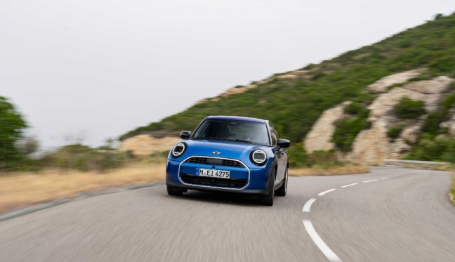 De nieuwe MINI Cooper S 5-Deurs: meer ruimte en het ultieme Go Kart Gevoel.