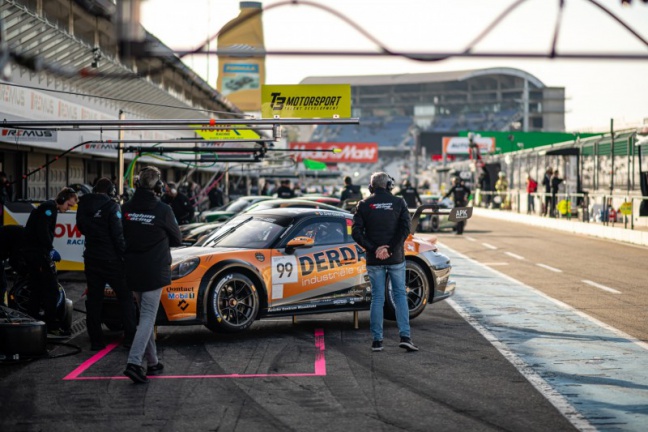 Dylan Derdaele is kampioen in de Porsche Carrera Cup Benelux 2021