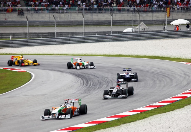 Het debuut in de formule 4 van een vrouw uit Saudi-Arabië