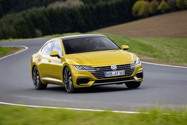 De Arteon is er nu ook met een 190pk sterke benzinemotor