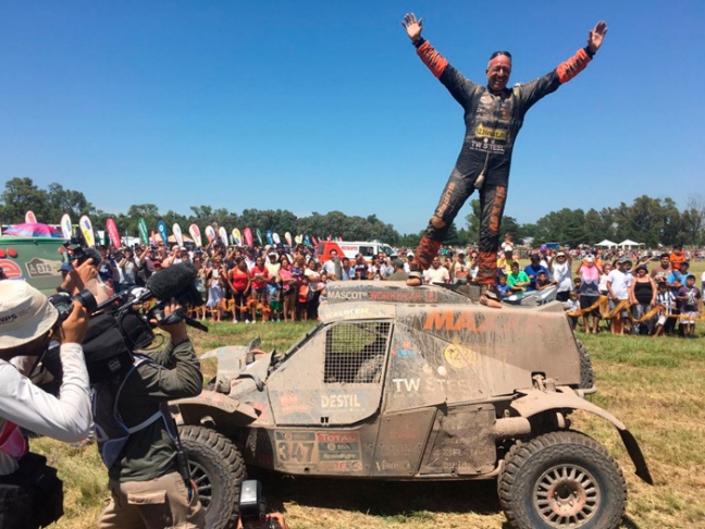 Tim Coronel finisht DAKAR 2016!