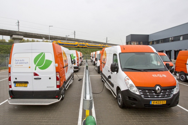 15 x elektrische Renault Master Z.E. voor PostNL in Amsterdam