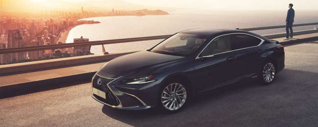 LEXUS biedt nieuwe en huidige klanten nu tot 10 jaar garantie