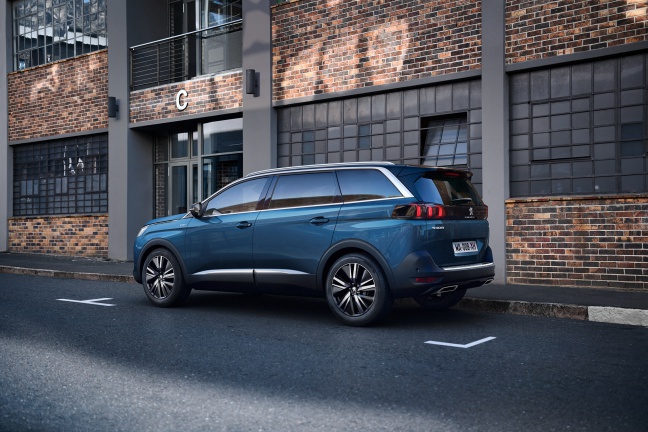 De nieuwe PEUGEOT 5008 Ontworpen om verder te gaan