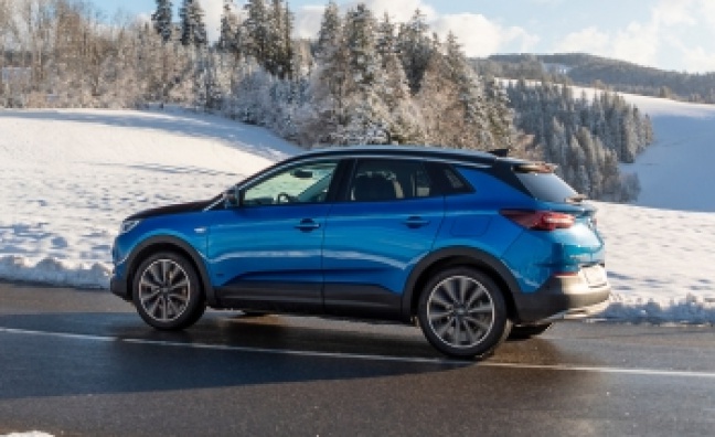 Topmodel Opels SUV-familie: de nieuwe Opel Grandland X Hybrid4