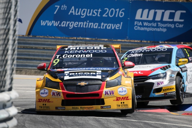 Tom Coronel zegeviert magistraal tijdens 7e FIA-WTCC raceweekend in Portugal!