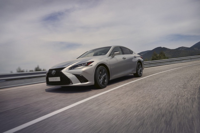 LEXUS ES verder verfijnd voor modeljaar 2023