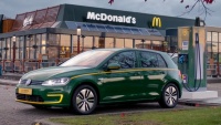 McDonald&rsquo;s onthult exclusieve Volkswagen e-Golf McDrive Edition
