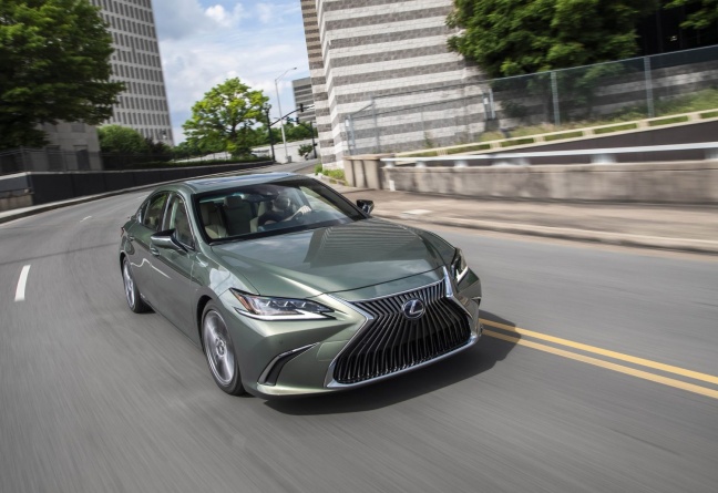 Lexus geeft prijzen nieuwe Lexus ES 300h VRIJ